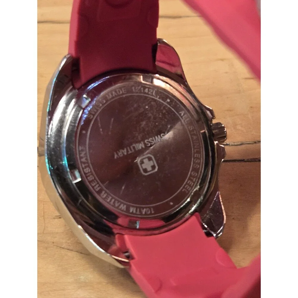 Swiss Military Army Red Stainless Steel 100M Dive Watch. New Battery. 36mm